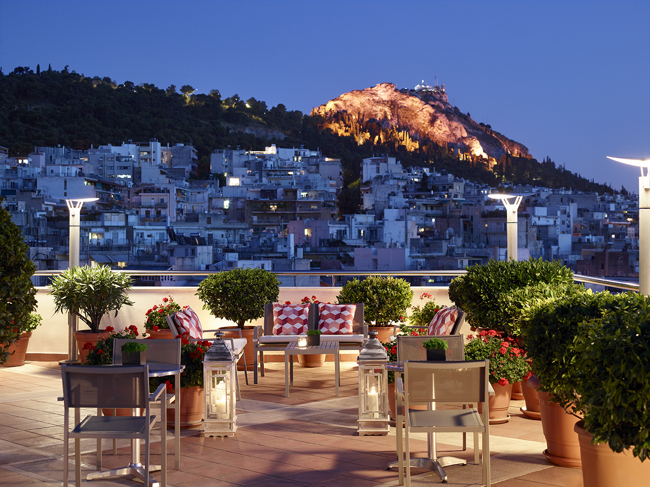 athens-zafolia-hotel-2019-roof-garden-night-02-72dpi.jpg